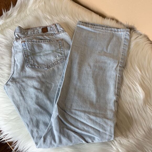 Abercrombie & Fitch Light Wash Destroyed Emma Jeans Size 2S - Picture 1 of 15